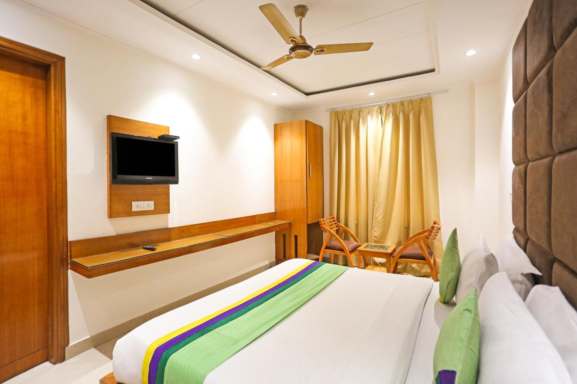 Hotel Silky Palace Near Igi Airportt New Delhi Exterior photo