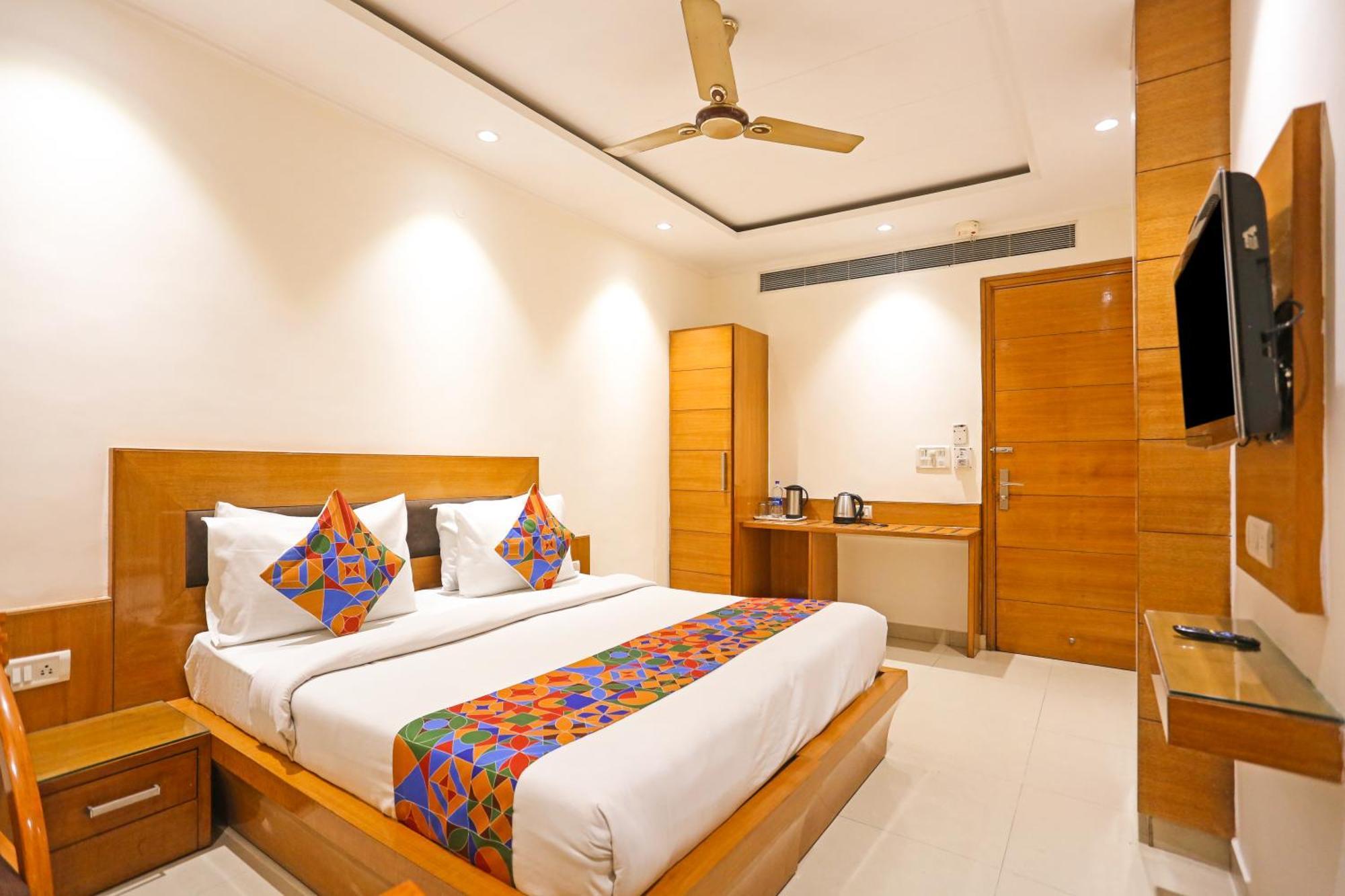 Hotel Silky Palace Near Igi Airportt New Delhi Exterior photo